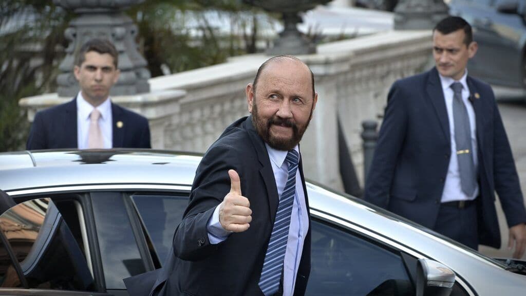 INSFRÁN: DESDOBLA LAS ELECCIONES