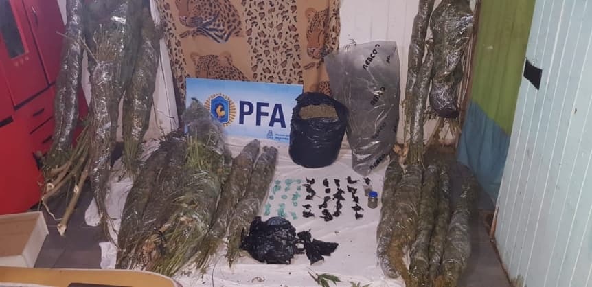 DESBARATAN “KIOSCO NARCO” EN VARELA