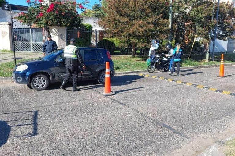VARELA: SECUESTRAN MOTOS Y AUTOS