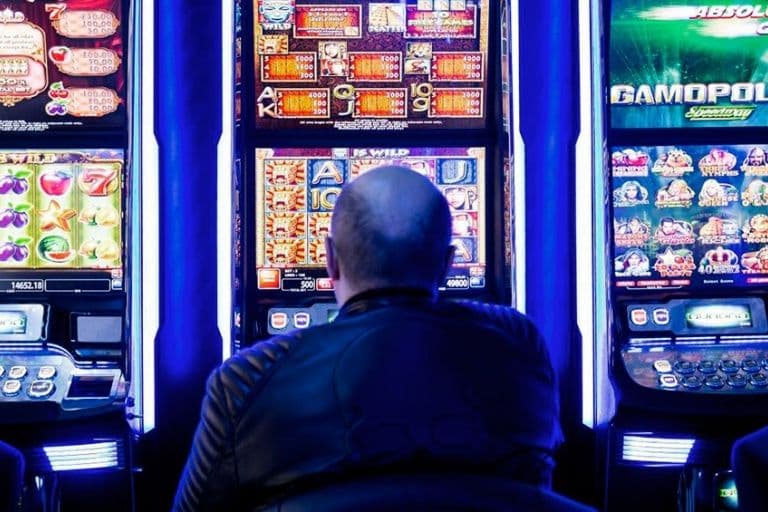 VARELA: MUERTE EN EL BINGO