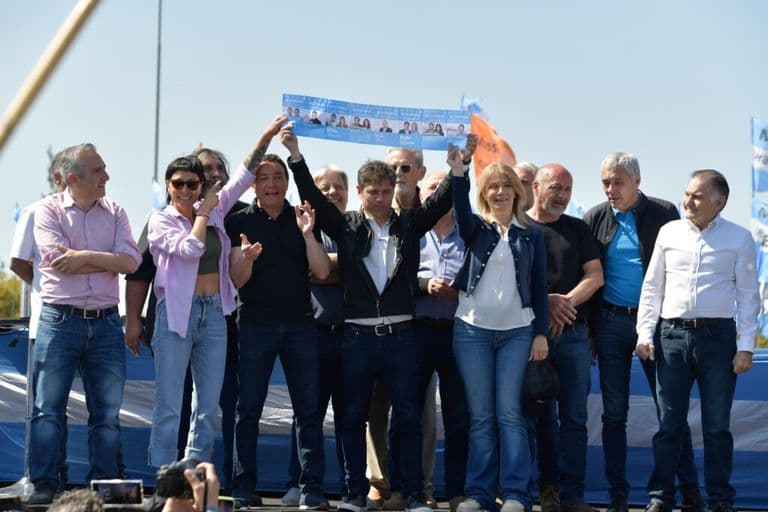 LA “MURGA” DE KICILLOF PASÓ POR VARELA